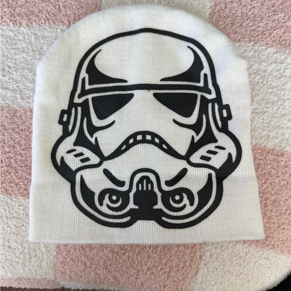 Star Wars White and Black Stormtrooper Beanie - Picture 1 of 3